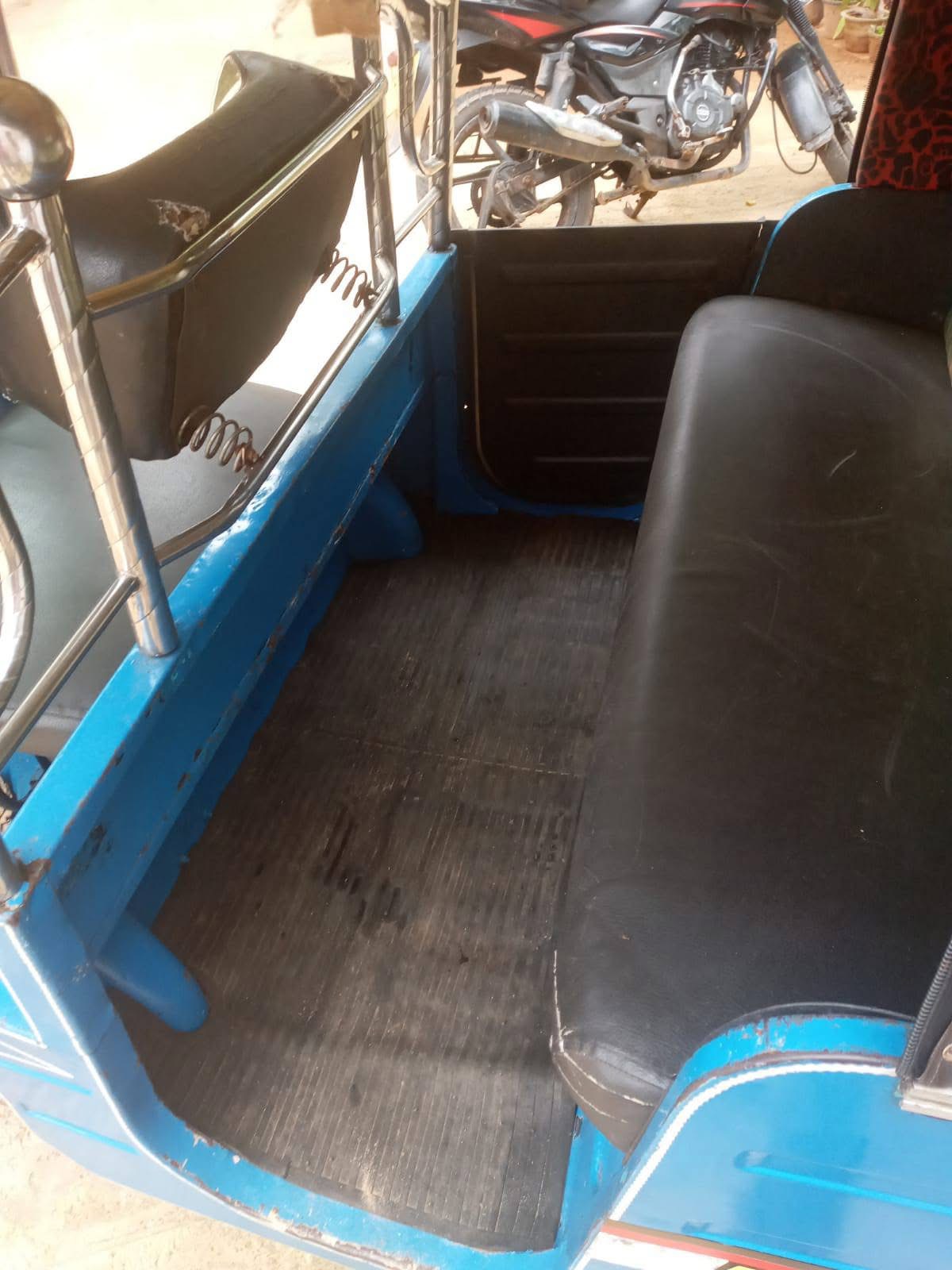 Bajaj Three Wheel 2011 - Used Three wheeler sale in Sri Lanka - patpat.lk