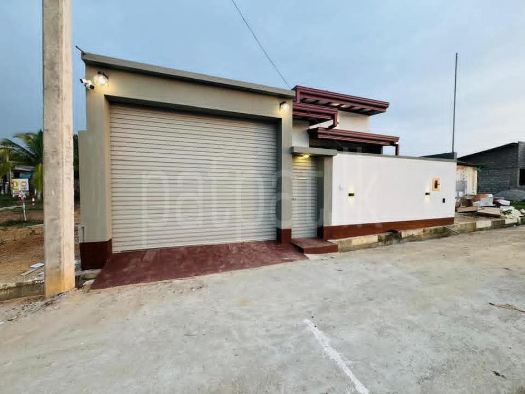 House for Sale in Kiriwattuduwa