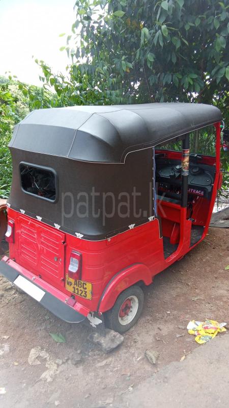 Bajaj Three Wheel 2015 - பயன்படுத்தப்பட்டது முச்சக்கர வண்டி sale in Sri Lanka - patpat.lk