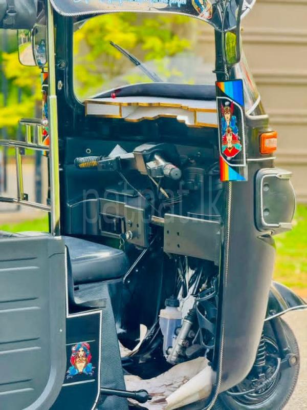 Bajaj Three Wheel 2014 - பயன்படுத்தப்பட்டது முச்சக்கர வண்டி sale in Sri Lanka - patpat.lk