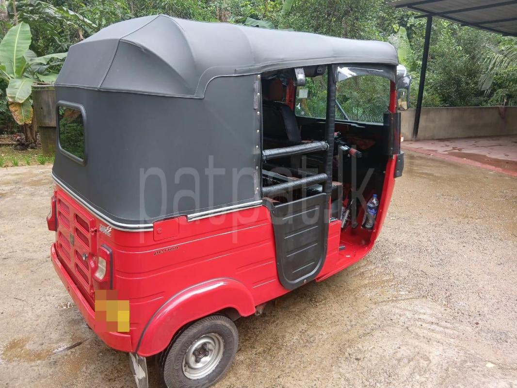 Bajaj Three Wheel 2019 - பயன்படுத்தப்பட்டது முச்சக்கர வண்டி sale in Sri Lanka - patpat.lk