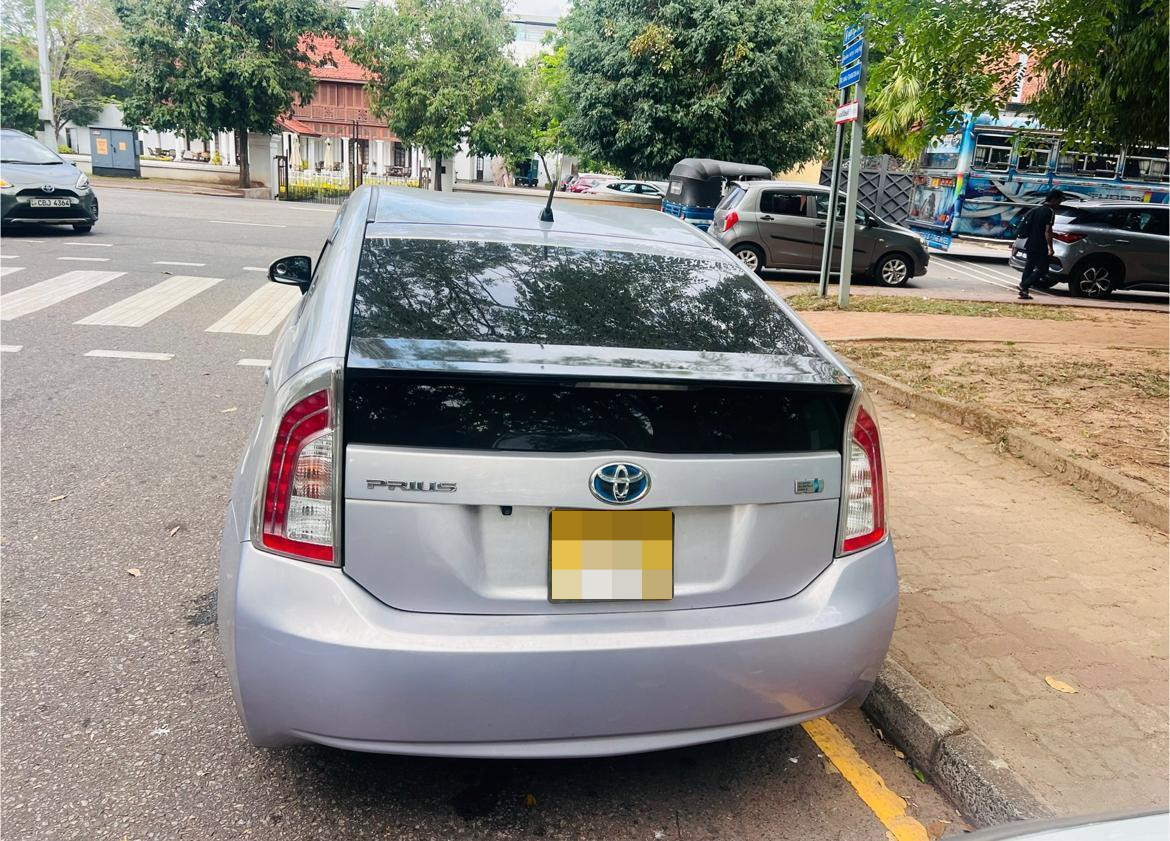Toyota Prius 2013 - பயன்படுத்தப்பட்டது கார் sale in Sri Lanka - patpat.lk