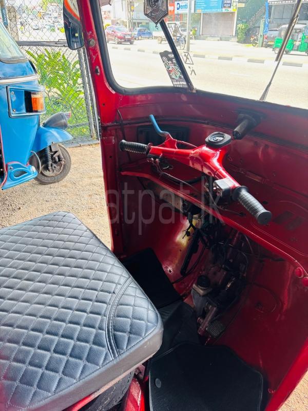 Bajaj Three Wheel 2006 - பயன்படுத்தப்பட்டது முச்சக்கர வண்டி sale in Sri Lanka - patpat.lk