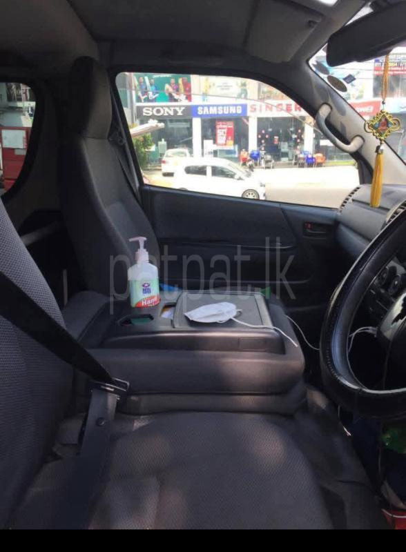 Toyota Hiace 2013 - பயன்படுத்தப்பட்டது வேன் sale in Sri Lanka - patpat.lk