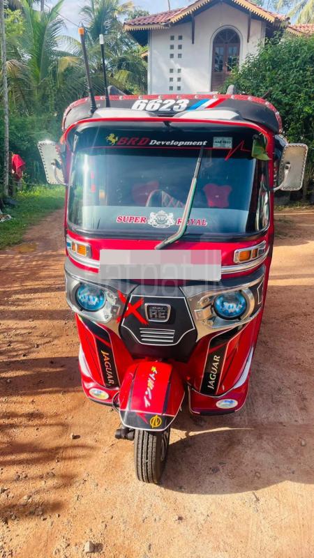 Bajaj 4 stroke 2015 - பயன்படுத்தப்பட்டது முச்சக்கர வண்டி sale in Sri Lanka - patpat.lk