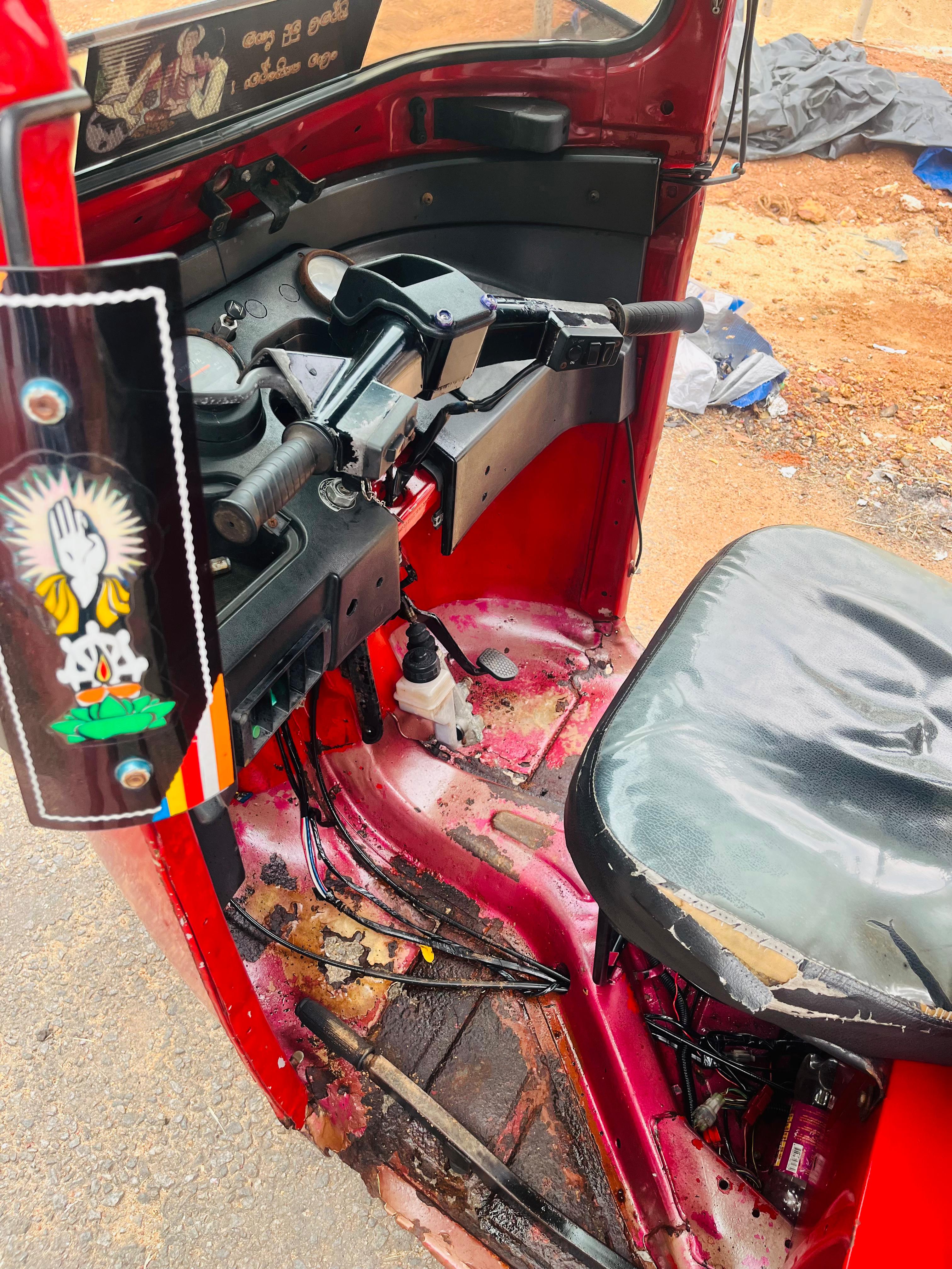 Bajaj Three Wheel 2015 - Used Three wheeler sale in Sri Lanka - patpat.lk