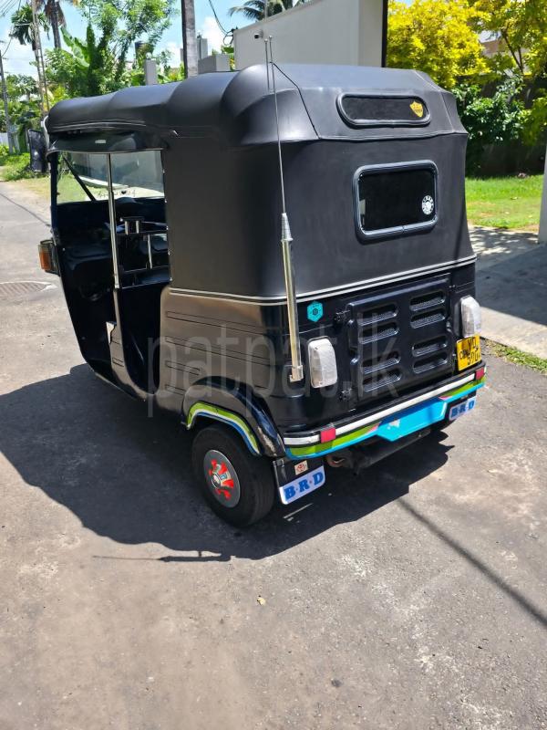 Bajaj Three Wheel 2010 - பயன்படுத்தப்பட்டது முச்சக்கர வண்டி sale in Sri Lanka - patpat.lk