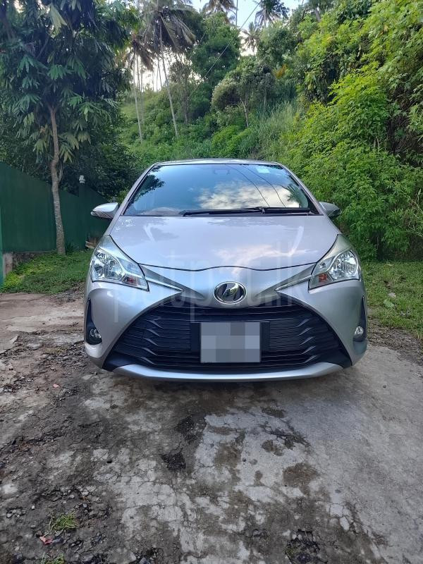 Toyota Vitz 2017 - பயன்படுத்தப்பட்டது கார் sale in Sri Lanka - patpat.lk