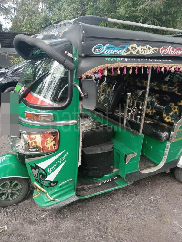 Bajaj Three Wheel 2016 - Reconditioned Three wheeler sale in Sri Lanka - patpat.lk