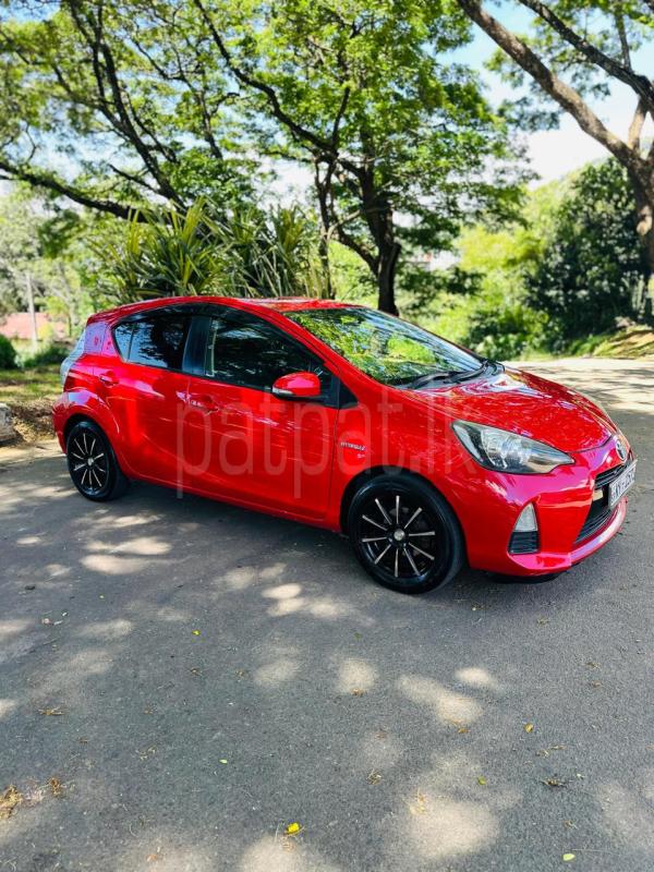 Toyota Aqua 2012 - பயன்படுத்தப்பட்டது கார் sale in Sri Lanka - patpat.lk