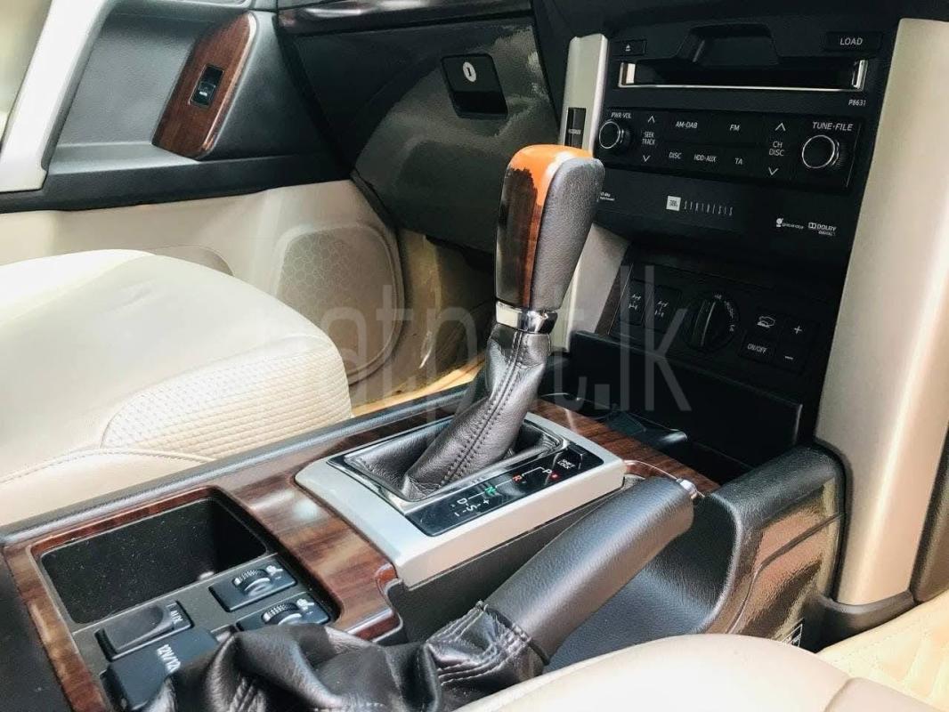 Toyota PRADO 2012 - பயன்படுத்தப்பட்டது SUV sale in Sri Lanka - patpat.lk