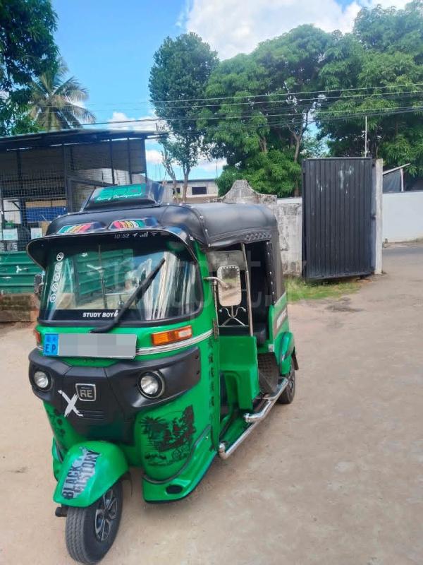 Bajaj Three Wheel 2016 - Reconditioned Three wheeler sale in Sri Lanka - patpat.lk