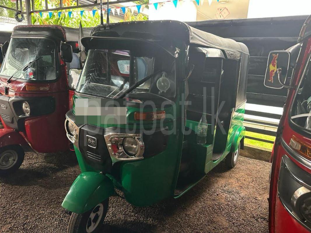 Bajaj 4 stroke 2016 - பயன்படுத்தப்பட்டது முச்சக்கர வண்டி sale in Sri Lanka - patpat.lk
