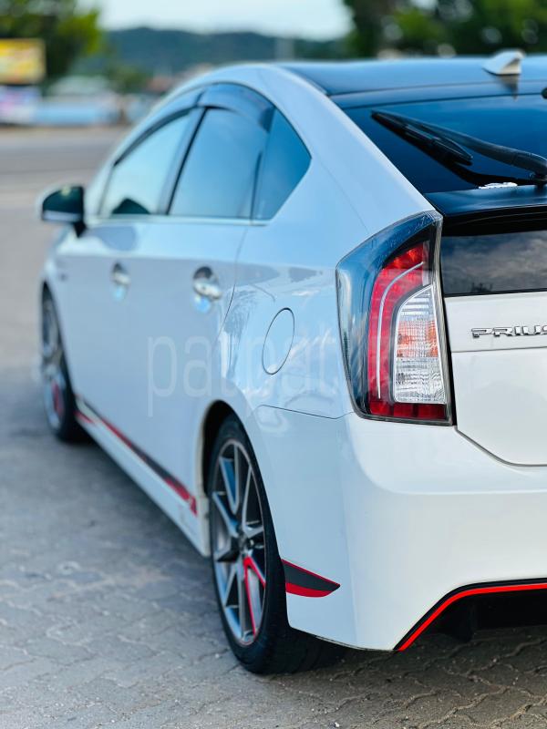 Toyota Prius 2013 - பயன்படுத்தப்பட்டது கார் sale in Sri Lanka - patpat.lk