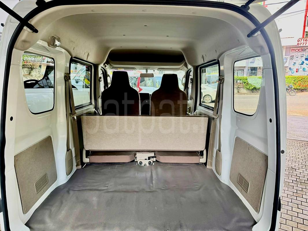 Nissan Clipper 2023 - மறுசீரமைக்கப்பட்டது வேன் sale in Sri Lanka - patpat.lk
