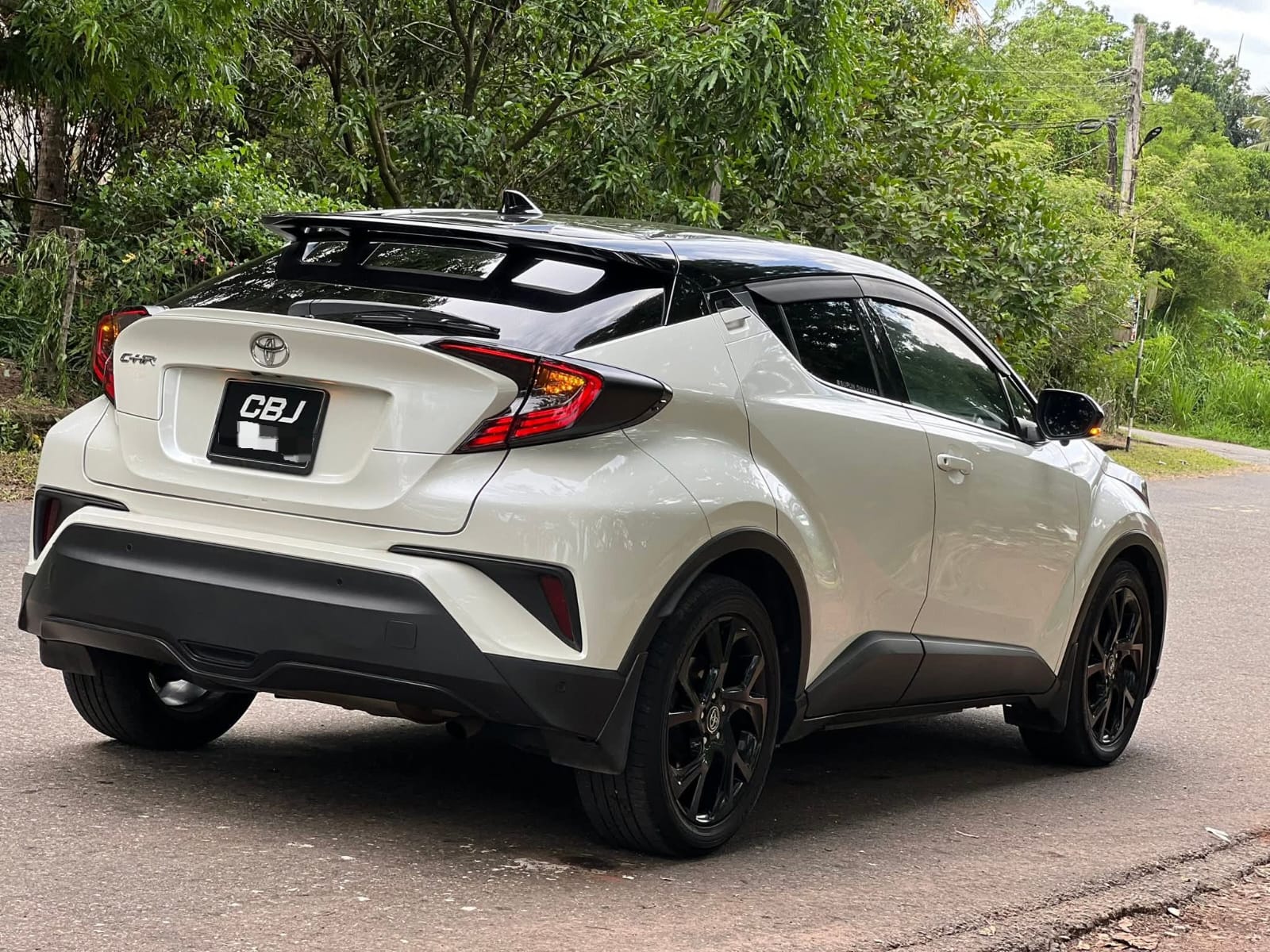 Toyota CHR 2018 - பயன்படுத்தப்பட்டது SUV sale in Sri Lanka - patpat.lk