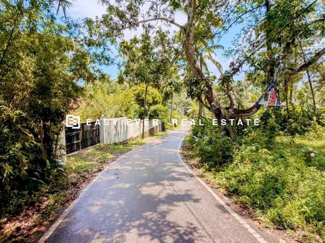 Residential Land for Sale in Kadawatha