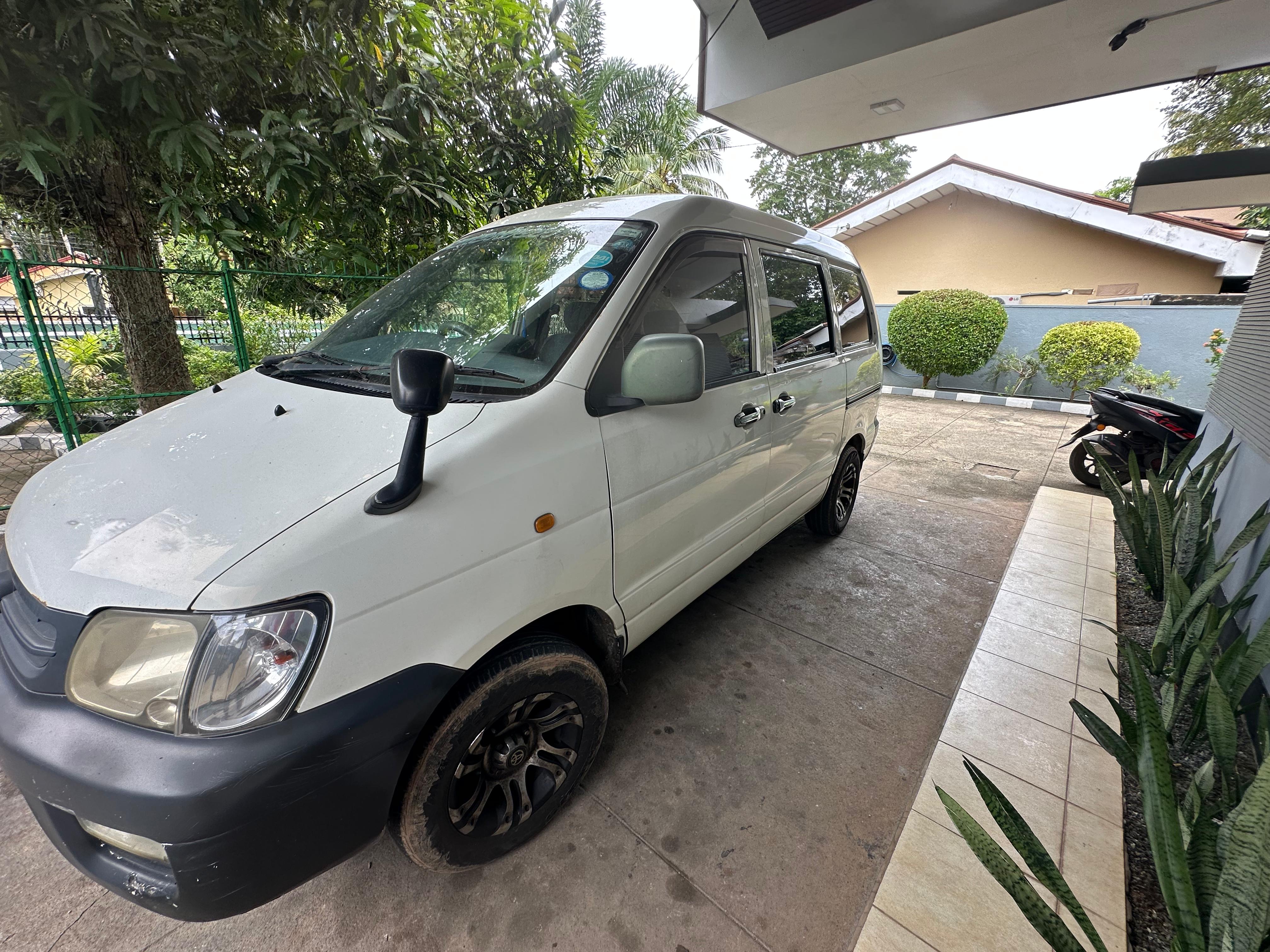 Toyota Noah 2007 - Used Van sale in Sri Lanka - patpat.lk