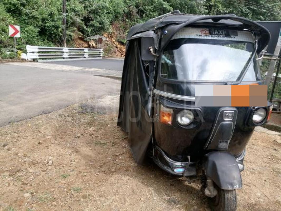 Bajaj Three Wheel 2011 - பயன்படுத்தப்பட்டது முச்சக்கர வண்டி sale in Sri Lanka - patpat.lk