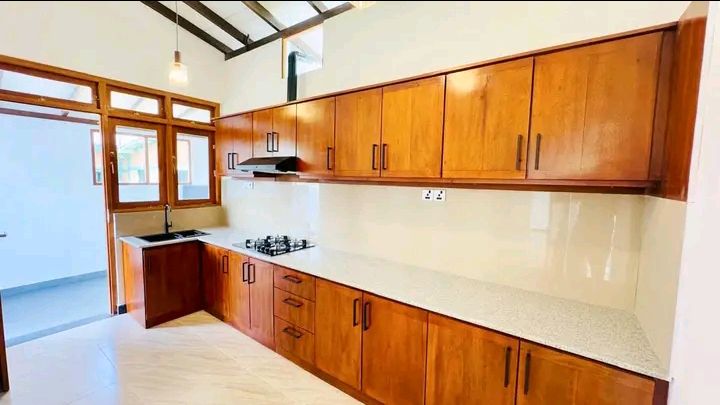 House for Sale in Athurugiriya