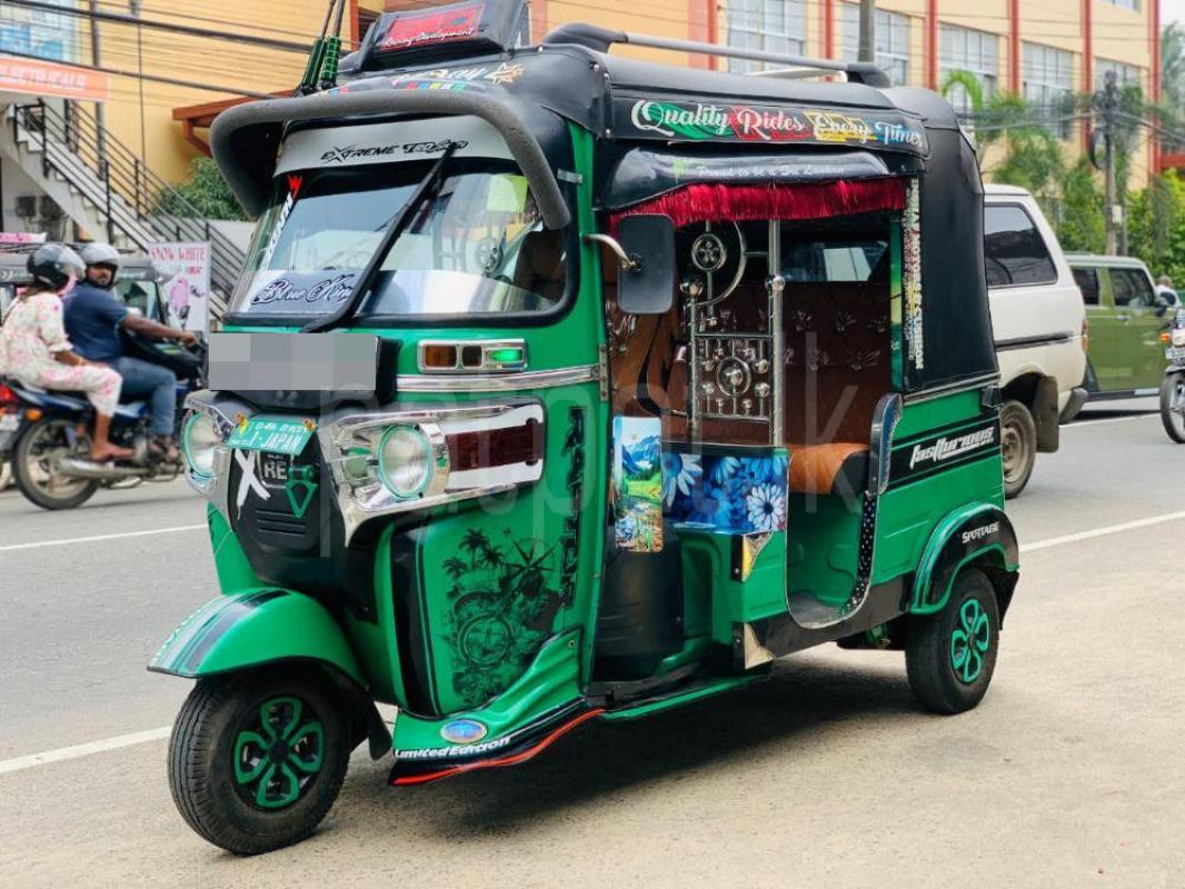 Bajaj Three Wheel 2017 - பயன்படுத்தப்பட்டது முச்சக்கர வண்டி sale in Sri Lanka - patpat.lk