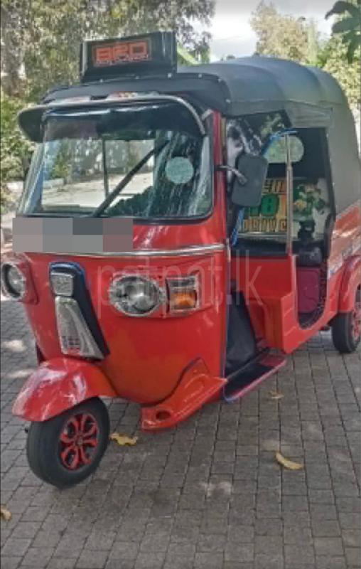 Bajaj Three Wheel 2012 - Used Three wheeler sale in Sri Lanka - patpat.lk