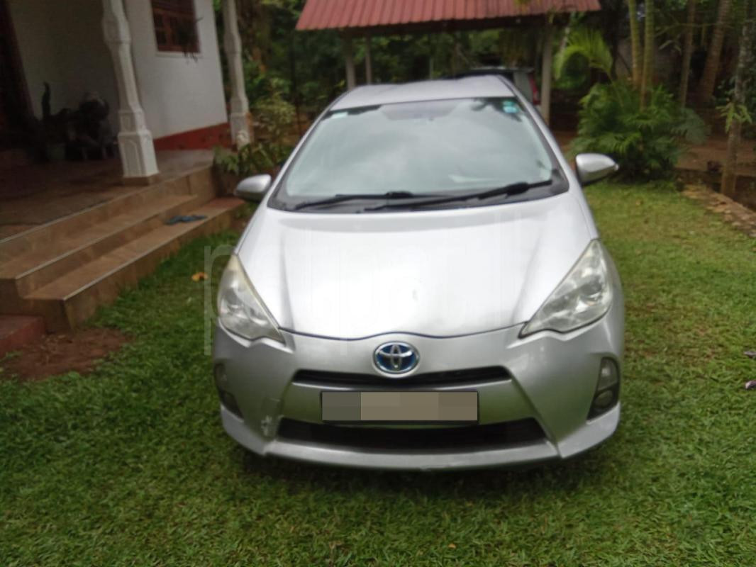 Toyota Aqua 2012 - பயன்படுத்தப்பட்டது கார் sale in Sri Lanka - patpat.lk