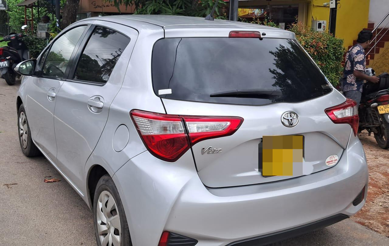 Toyota Vitz 2017 - பயன்படுத்தப்பட்டது கார் sale in Sri Lanka - patpat.lk