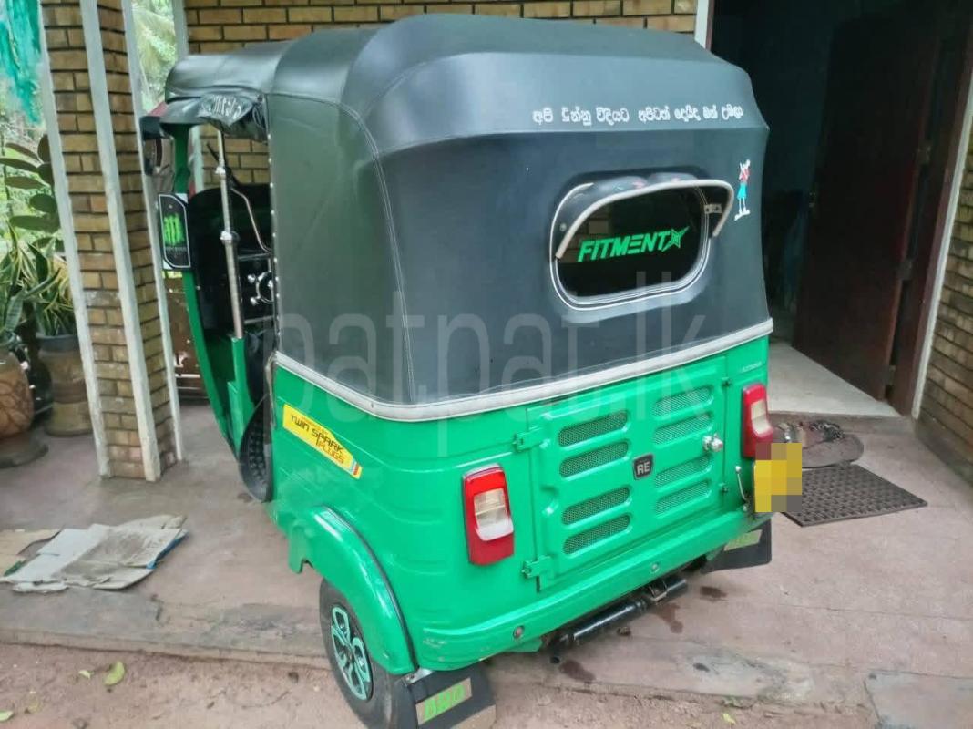 Bajaj Three Wheel 2015 - භාවිතා කරන ලද ත්‍රිරෝද රථය sale in Sri Lanka - patpat.lk