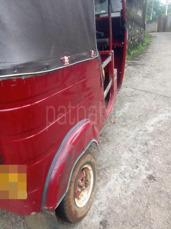 Bajaj Three Wheel 2000 - பயன்படுத்தப்பட்டது முச்சக்கர வண்டி sale in Sri Lanka - patpat.lk