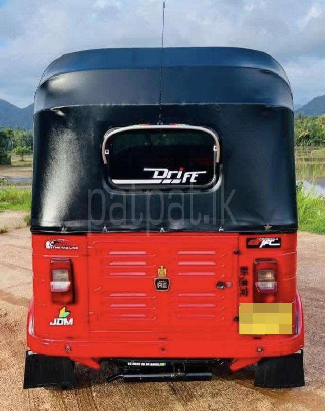 Bajaj Three Wheel 2015 - பயன்படுத்தப்பட்டது முச்சக்கர வண்டி sale in Sri Lanka - patpat.lk