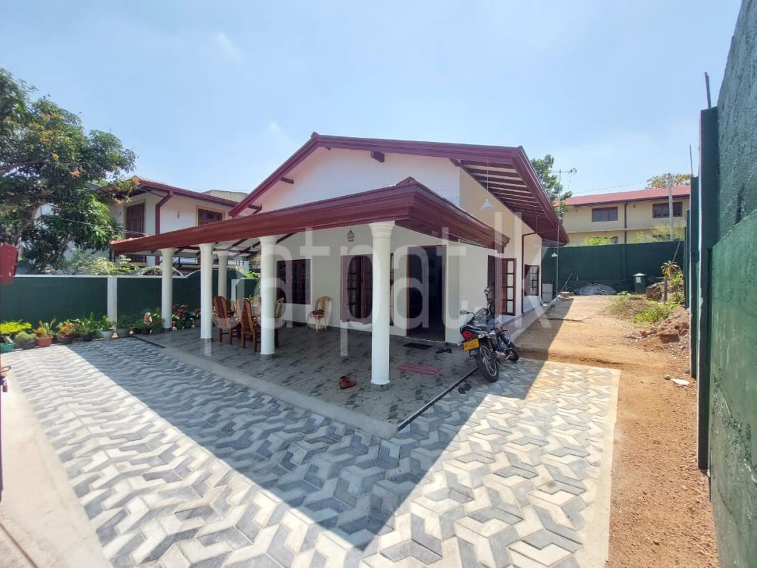 House for Sale in Battaramulla ads-image-1