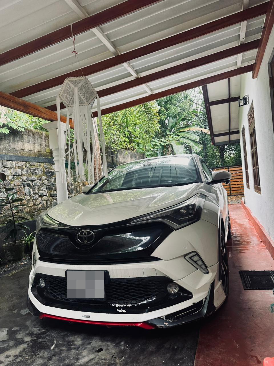 Toyota CHR 2017 - Used SUV sale in Sri Lanka - patpat.lk