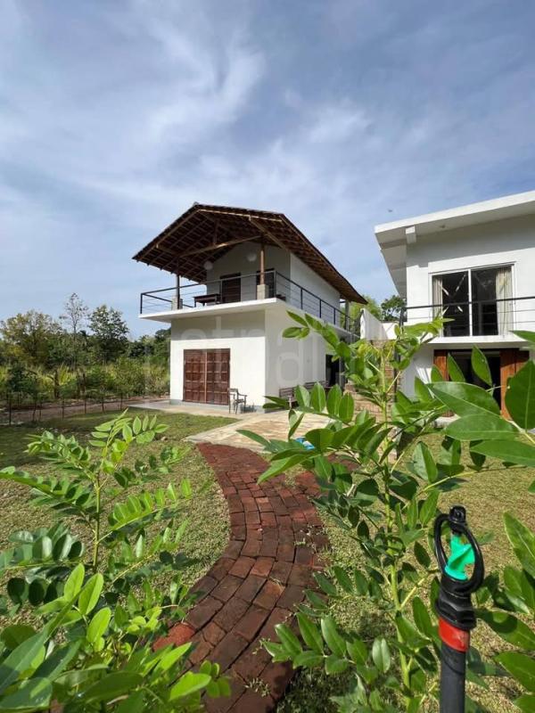 Hotel for Sale in Wellawaya