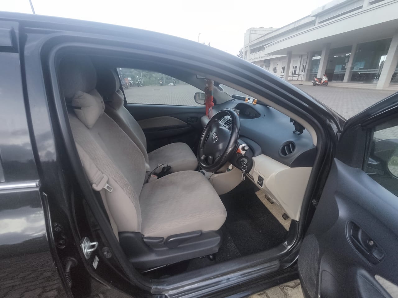 Toyota Yaris 2006 - Used Car sale in Sri Lanka - patpat.lk
