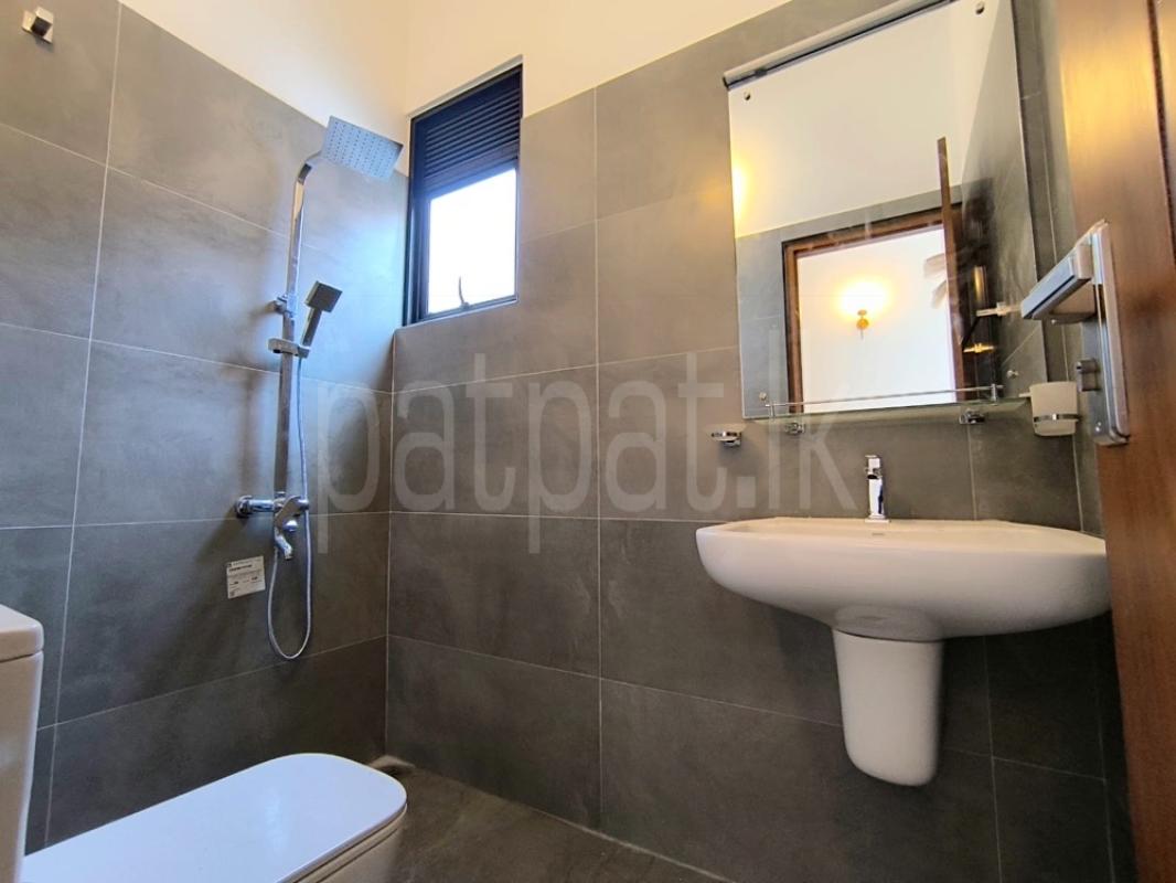 House for Sale in Athurugiriya