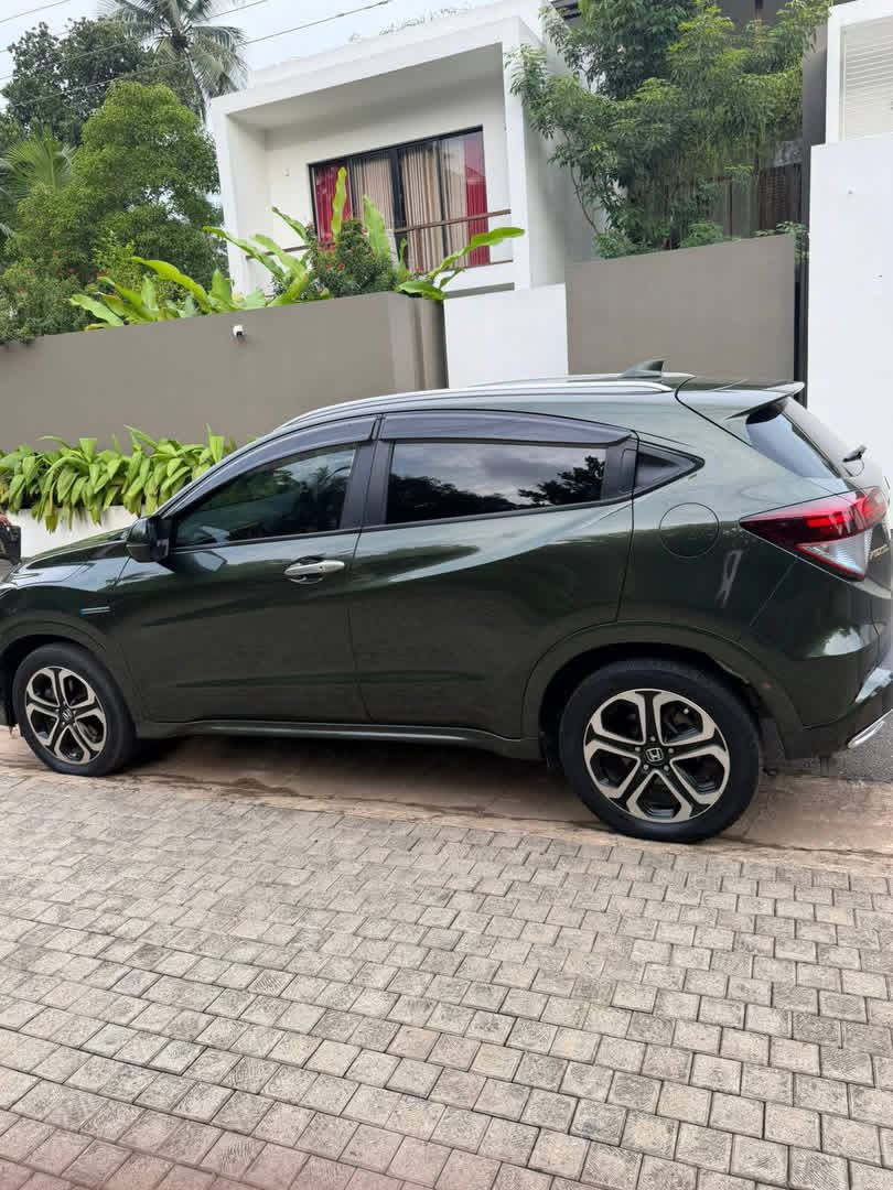 Honda Vezel 2014 - භාවිතා කරන ලද SUV රථය sale in Sri Lanka - patpat.lk
