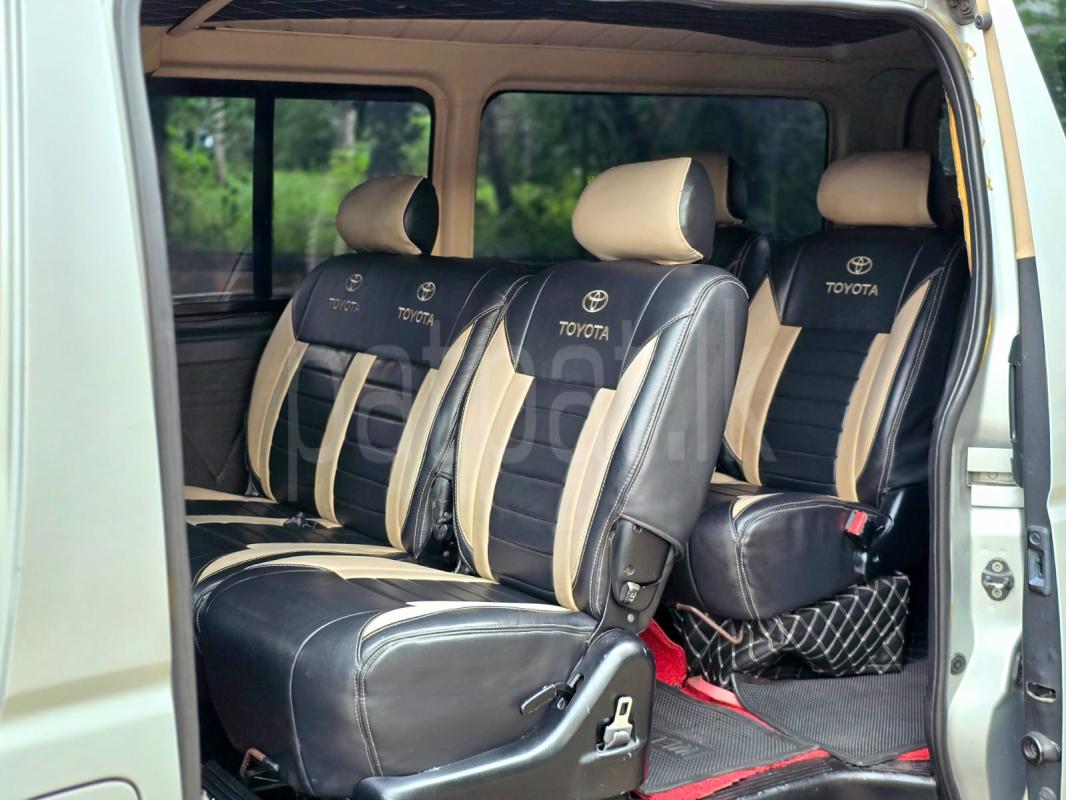 Toyota Hiace 2011 - பயன்படுத்தப்பட்டது வேன் sale in Sri Lanka - patpat.lk