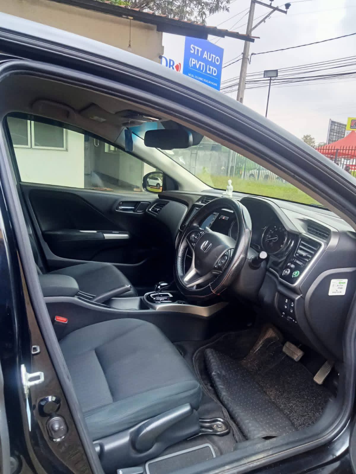 Honda Grace 2017 - Used Car sale in Sri Lanka - patpat.lk