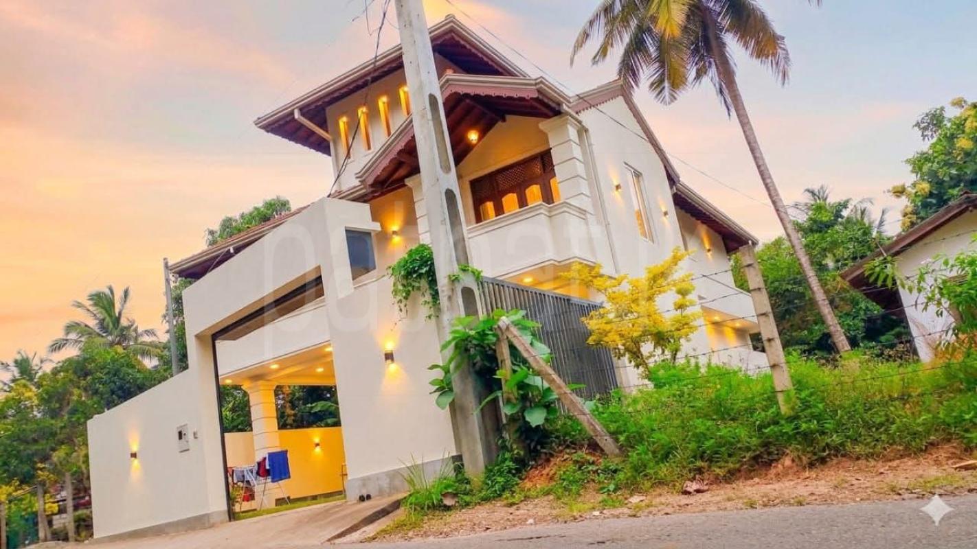 House for Sale in Mirigama