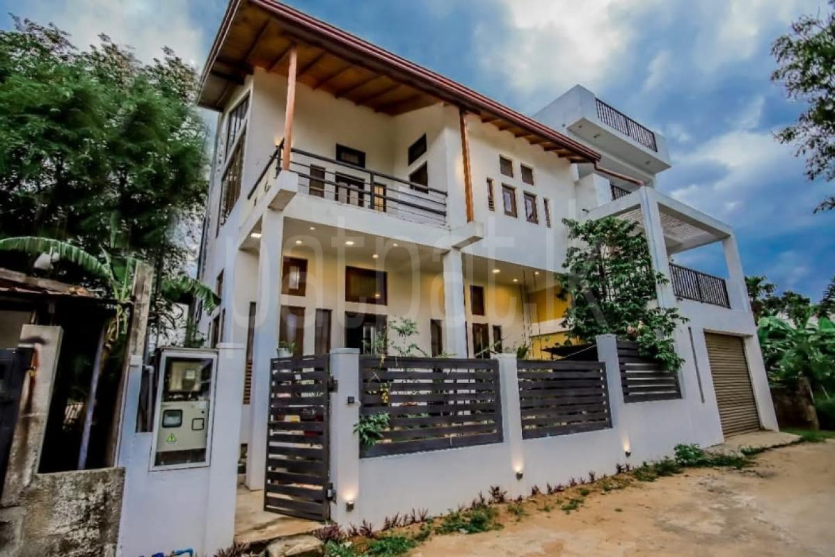 House for Sale in Peradeniya ads-image-1