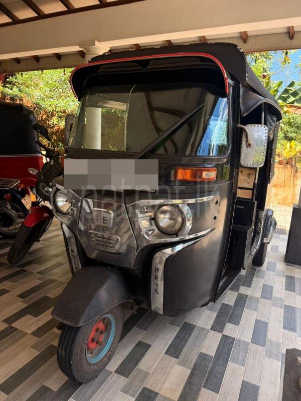 Bajaj Three Wheel 2015 - Used Three wheeler sale in Sri Lanka - patpat.lk