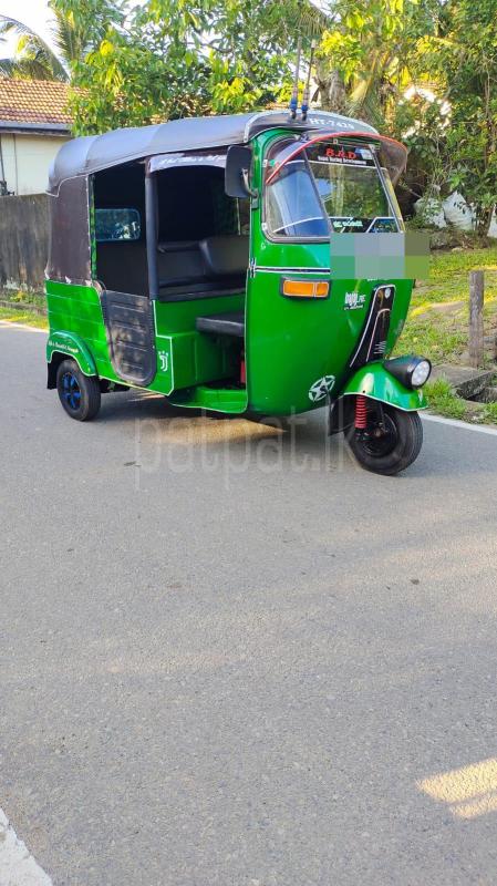 Bajaj 2 stroke 2004 - பயன்படுத்தப்பட்டது முச்சக்கர வண்டி sale in Sri Lanka - patpat.lk