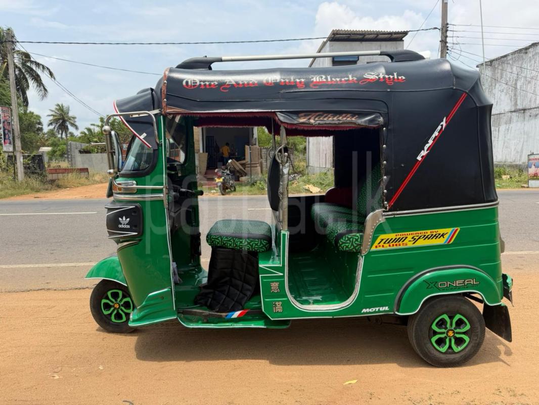 Bajaj Three Wheel 2014 - பயன்படுத்தப்பட்டது முச்சக்கர வண்டி sale in Sri Lanka - patpat.lk