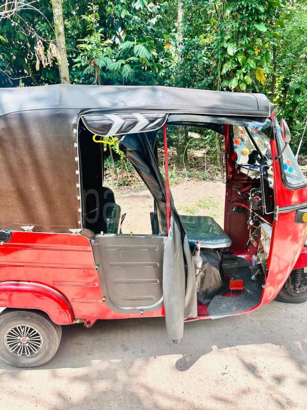 Bajaj Three Wheel 2006 - பயன்படுத்தப்பட்டது முச்சக்கர வண்டி sale in Sri Lanka - patpat.lk