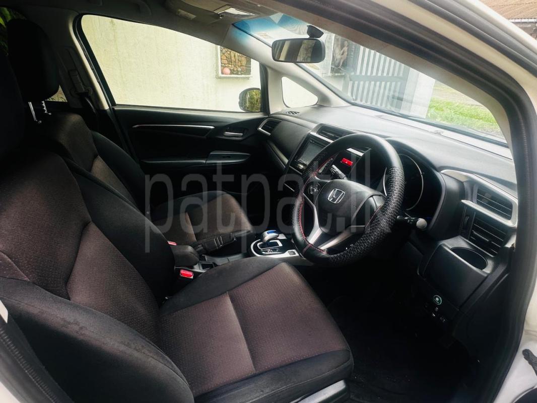 Honda Fit 2015 - பயன்படுத்தப்பட்டது கார் sale in Sri Lanka - patpat.lk