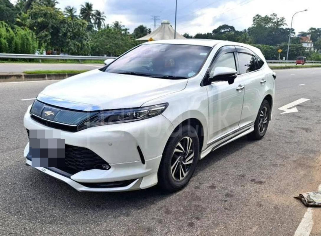 Toyota Harrier 2017 - பயன்படுத்தப்பட்டது SUV sale in Sri Lanka - patpat.lk