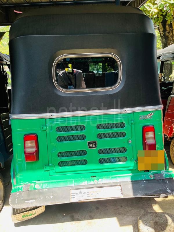 Bajaj 4 stroke 2017 - பயன்படுத்தப்பட்டது முச்சக்கர வண்டி sale in Sri Lanka - patpat.lk