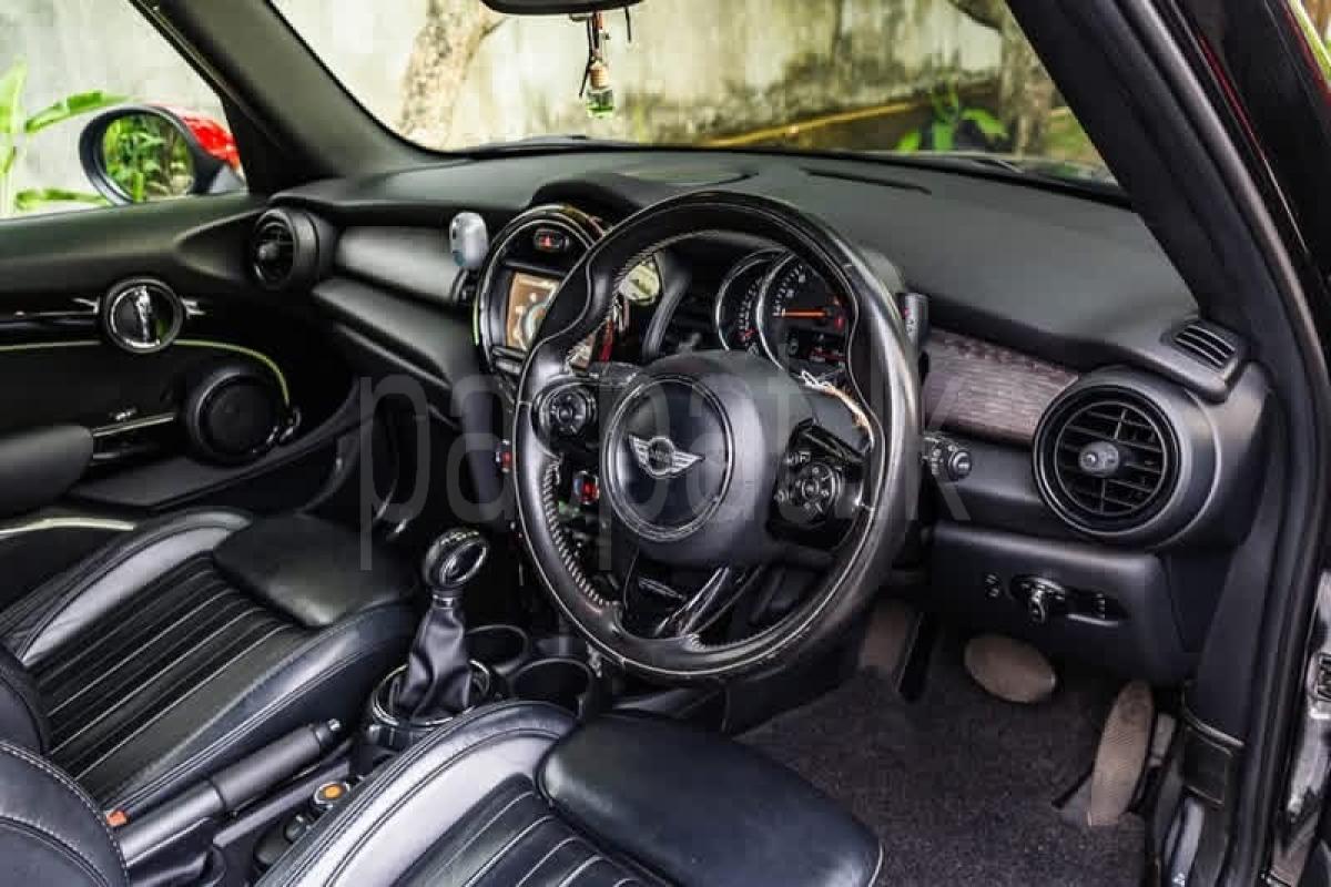 Advertisement image 4