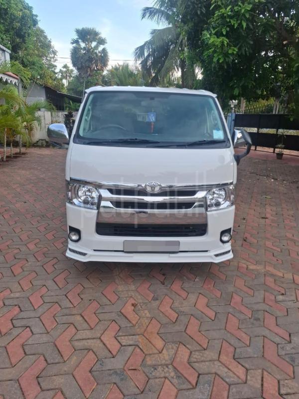 Toyota Hiace 2007 - பயன்படுத்தப்பட்டது வேன் sale in Sri Lanka - patpat.lk